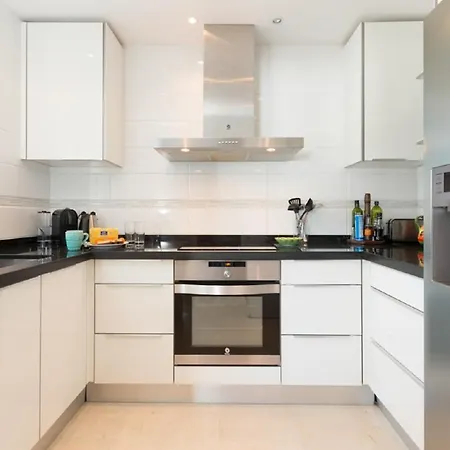 4 Bedroom Holiday Penthouse Near Puerto Banus, In Nueva Andalucia Marbella