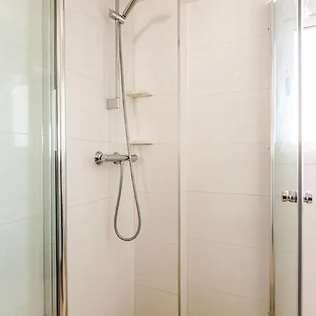 Apartment 4 Bedroom Holiday Penthouse Near Puerto Banus, In Nueva Andalucia