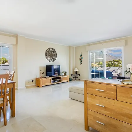 4 Bedroom Holiday Penthouse Near Puerto Banus, In Nueva Andalucia Apartment