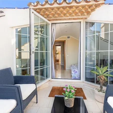 4 Bedroom Holiday Penthouse Near Puerto Banus, In Nueva Andalucia Apartment Marbella