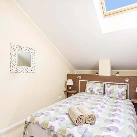 4 Bedroom Holiday Penthouse Near Puerto Banus, In Nueva Andalucia Apartment