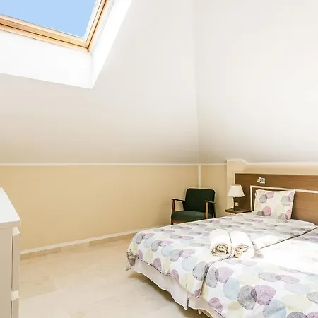 Apartment 4 Bedroom Holiday Penthouse Near Puerto Banus, In Nueva Andalucia